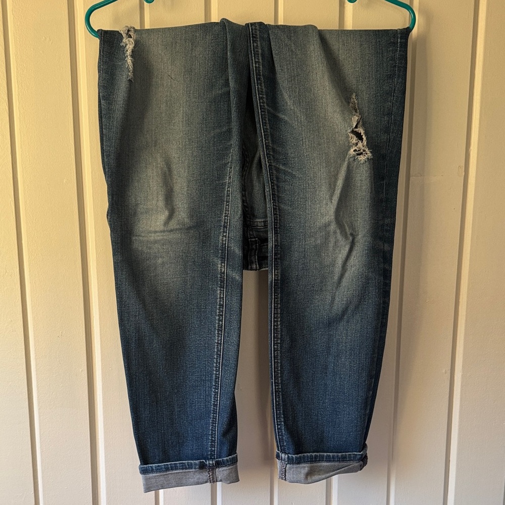 Women’s Blue Distressed Jeans